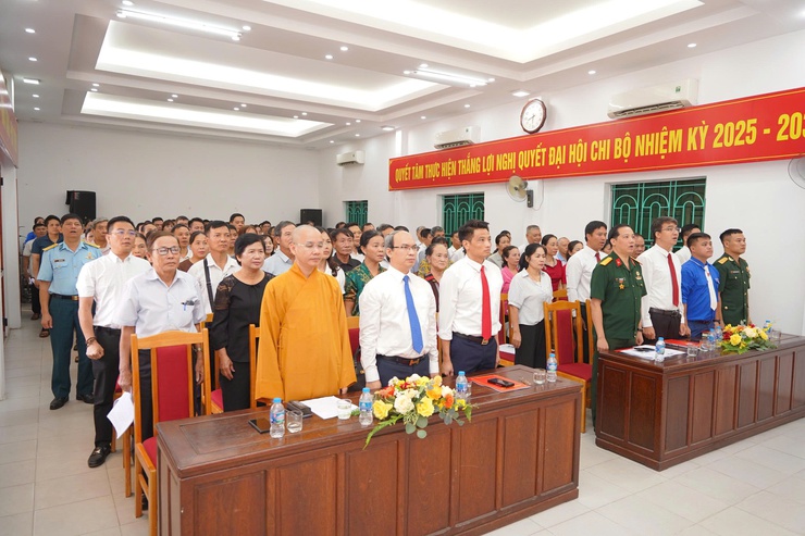 UBMTTQ xã Thư Lâm tổ chức Lễ công bố các Quyết định thành lập Ủy ban MTTQ Việt Nam xã và các tổ chức chính trị, xã hội xã Thư Lâm.- Ảnh 2.