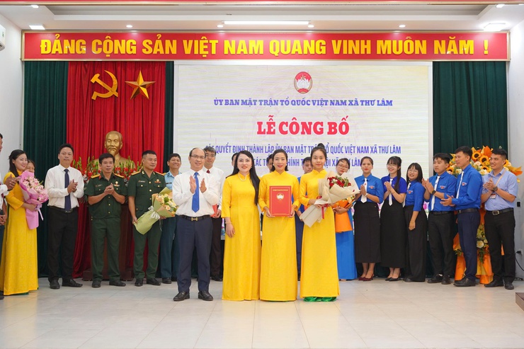 UBMTTQ xã Thư Lâm tổ chức Lễ công bố các Quyết định thành lập Ủy ban MTTQ Việt Nam xã và các tổ chức chính trị, xã hội xã Thư Lâm.- Ảnh 6.