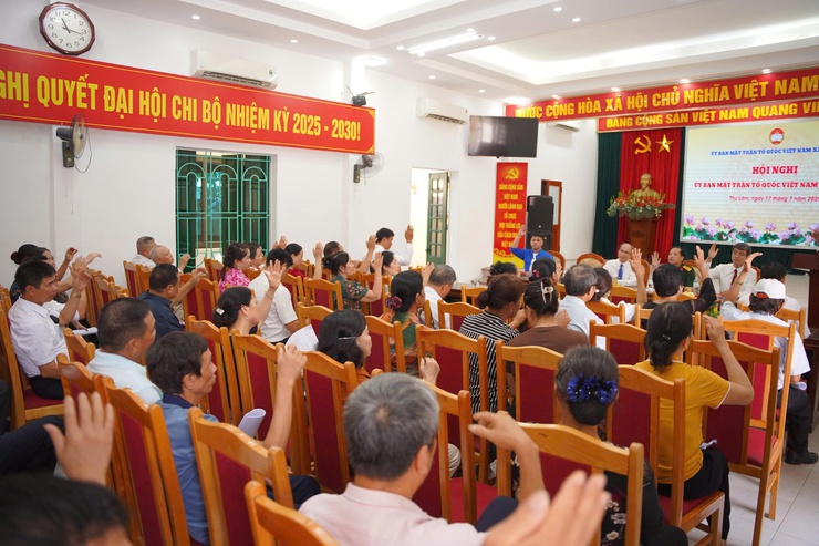 UBMTTQ xã Thư Lâm tổ chức Lễ công bố các Quyết định thành lập Ủy ban MTTQ Việt Nam xã và các tổ chức chính trị, xã hội xã Thư Lâm.- Ảnh 8.