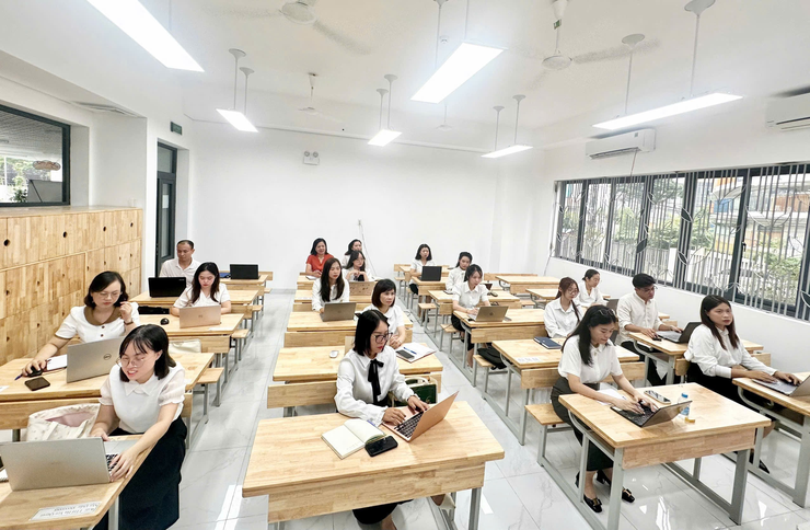 TRƯỜNG TIỂU HỌC HẠ YÊN QUYẾT TỔ CHỨC TẬP HUẤN VỀ CÔNG NGHỆ THÔNG TIN VÀ TRÍ TUỆ NHÂN TẠO- Ảnh 3. TRƯỜNG TIỂU HỌC HẠ YÊN QUYẾT TỔ CHỨC TẬP HUẤN VỀ CÔNG NGHỆ THÔNG TIN VÀ TRÍ TUỆ NHÂN TẠO- Ảnh 3.