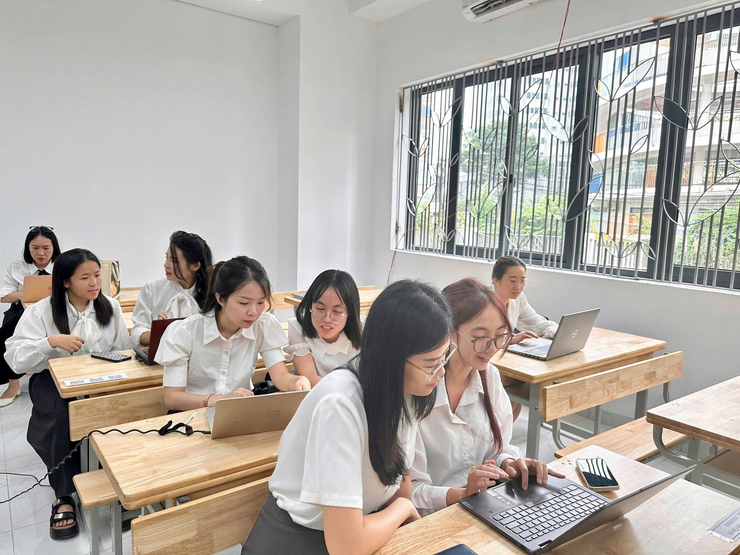 TRƯỜNG TIỂU HỌC HẠ YÊN QUYẾT TỔ CHỨC TẬP HUẤN VỀ CÔNG NGHỆ THÔNG TIN VÀ TRÍ TUỆ NHÂN TẠO- Ảnh 4.