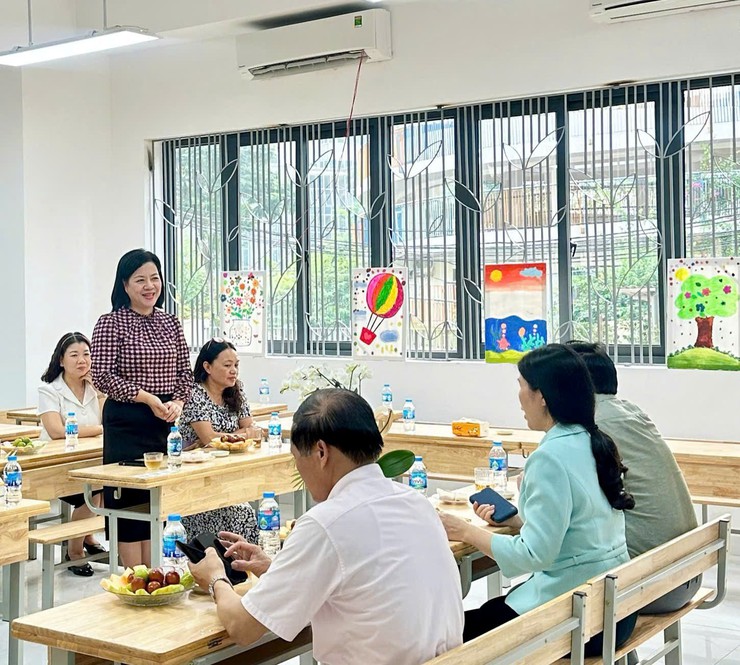 TỪ SỰ QUAN TÂM ĐẾN HÀNH ĐỘNG - LÃNH ĐẠO PHƯỜNG CẦU GIẤY TIẾP SỨC CHO TRƯỜNG TIỂU HỌC HẠ YÊN QUYẾT- Ảnh 3.