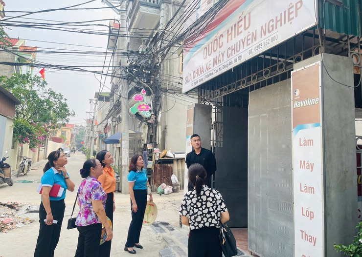 Cơ quan Thường trực Hội LHPN xã Vĩnh Thanh làm việc với các Chi Hội thôn Đông và thôn Đoài xã.- Ảnh 3.