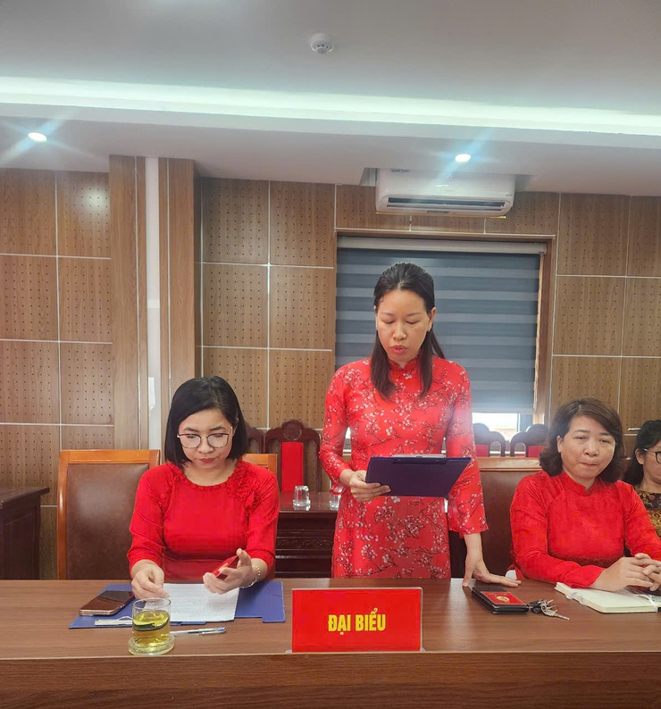 Các chi bộ trực thuộc Đảng bộ UBND Phường Phú Thượng sôi nổi tổ chức Đại hội nhiệm kỳ 2025-2030- Ảnh 3.