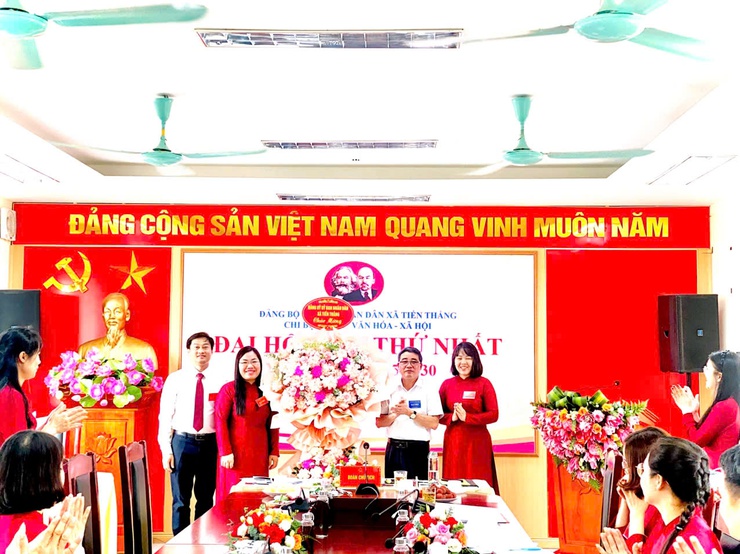 Các chi bộ trực thuộc Đảng bộ UBND xã Tiến Thắng hoàn thành Đại hội chi bộ nhiệm kỳ 2025- 2030- Ảnh 1.