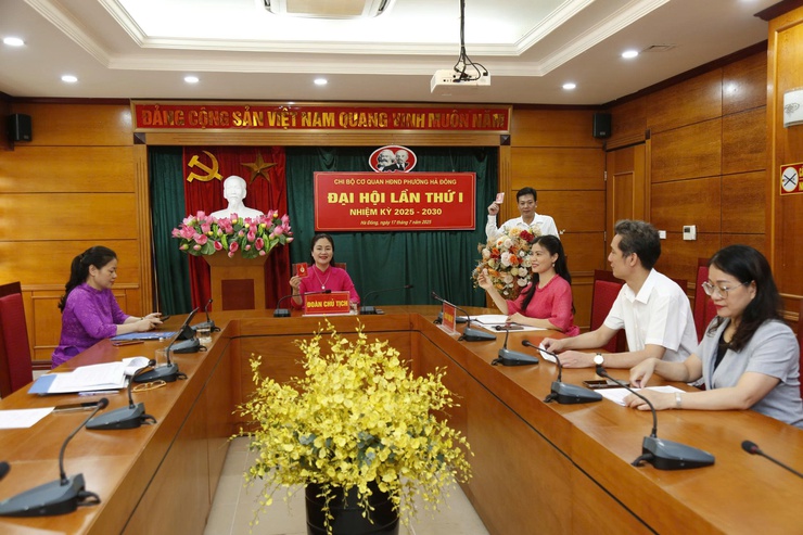 Chi bộ Cơ quan HĐND phường Hà Đông tổ chức Đại hội lần thứ I, nhiệm kỳ 2025-2030- Ảnh 3.