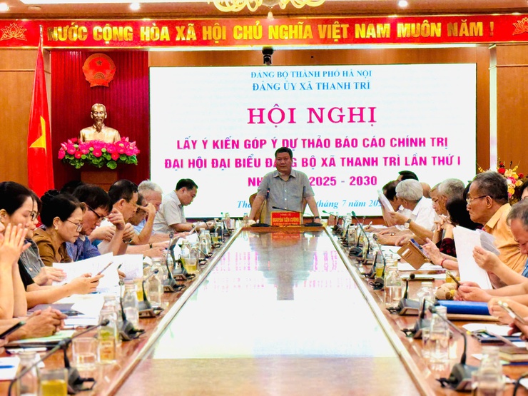 Phát huy trí tuệ tập thể và tinh thần dân chủ, trách nhiệm trong thảo luận, đóng góp vào dự thảo Báo cáo chính trị Đại hội đại biểu Đảng bộ xã Thanh Trì lần thứ I, nhiệm kỳ 2025-2030- Ảnh 1.