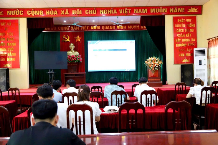 Đẩy mạnh ứng dụng chữ ký số trong chính quyền cơ sở- Ảnh 2.