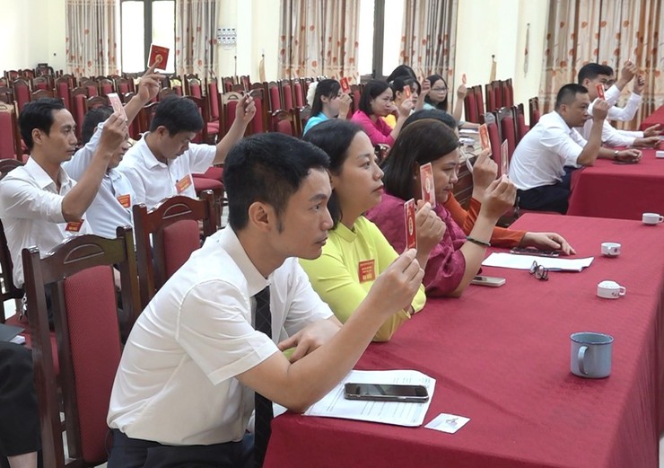 Chi bộ UBND Minh Châu: Hạt nhân chuyển đổi số của địa phương- Ảnh 10.