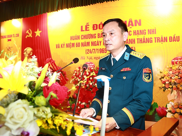 TRUNG ĐOÀN 236 TỔ CHỨC LỄ ĐÓN NHẬN HUÂN CHƯƠNG BẢO VỆ TỔ QUỐC HẠNG NHÌ; KỶ NIỆM 60 NĂM NGÀY RA QUÂN ĐÁNH THẮNG TRẬN ĐẦU CỦA BỘ ĐỘI TÊN LỬA (24/7/1965-24/7/2025).- Ảnh 7.