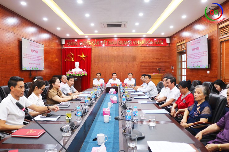 Quốc Oai Lấy ý kiến góp ý của các đồng chí nguyên lãnh đạo vào dự thảo văn kiện trình Đại hội- Ảnh 1.