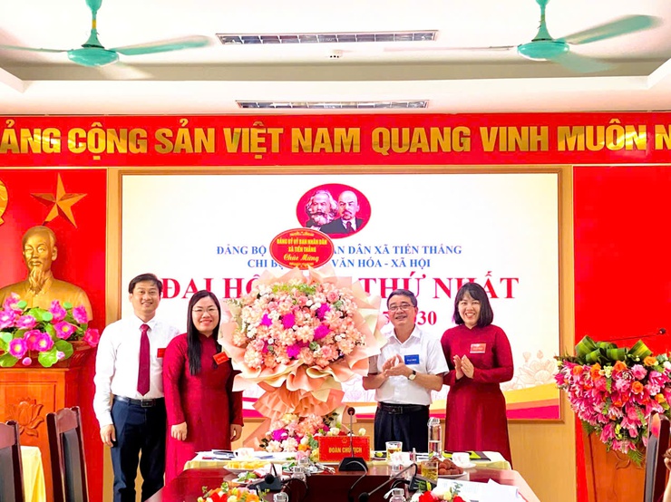 Chi bộ Phòng Văn hóa – Xã hội xã Tiến Thắng tổ chức thành công Đại hội chi bộ lần thứ Nhất, nhiệm kỳ 2025-2030.- Ảnh 2.