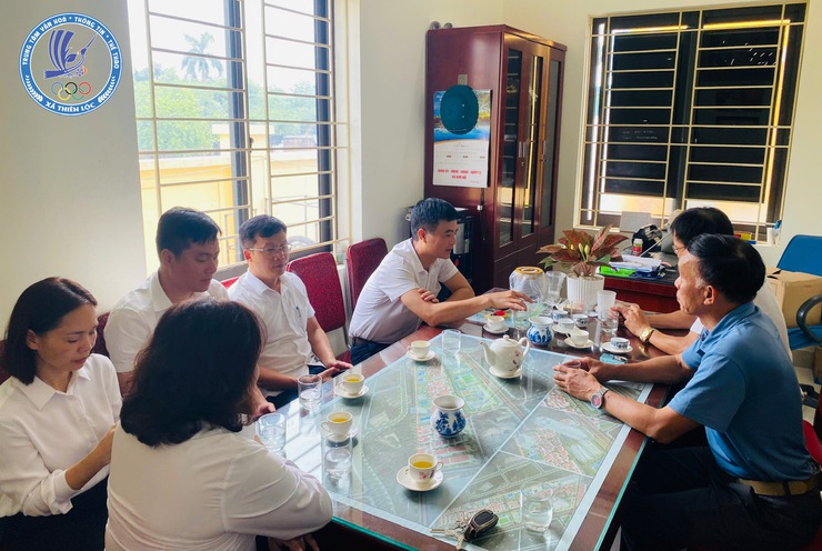 ĐỒNG CHÍ CHỦ TỊCH UBND XÃ THIÊN LỘC LÀM VIỆC VỚI CÁC THÔN TRÊN ĐỊA BÀN XÃ: LẮNG NGHE KHÓ KHĂN, THÁO GỠ VƯỚNG MẮC- Ảnh 2.