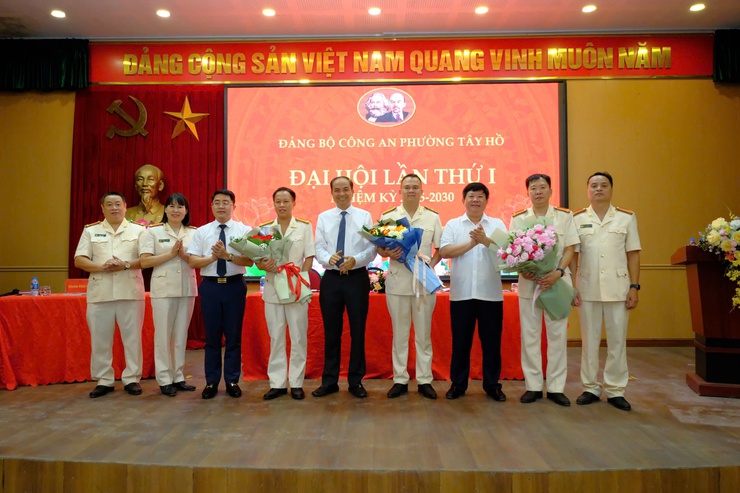 Đại hội Đảng bộ Công an phường Tây Hồ lần thứ I, nhiệm kỳ 2025–2030- Ảnh 2.