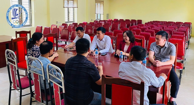 ĐỒNG CHÍ CHỦ TỊCH UBND XÃ THIÊN LỘC LÀM VIỆC VỚI CÁC THÔN TRÊN ĐỊA BÀN XÃ: LẮNG NGHE KHÓ KHĂN, THÁO GỠ VƯỚNG MẮC- Ảnh 3.