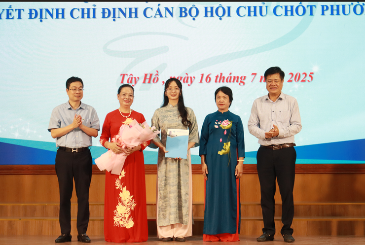 Kỳ họp lần thứ Nhất Ban chấp hành Hội LHPN phường Tây Hồ, nhiệm kỳ 2021-2026: Tăng cường đi cơ sở, nắm bắt từng khu vực để củng cố công tác Hội- Ảnh 3.