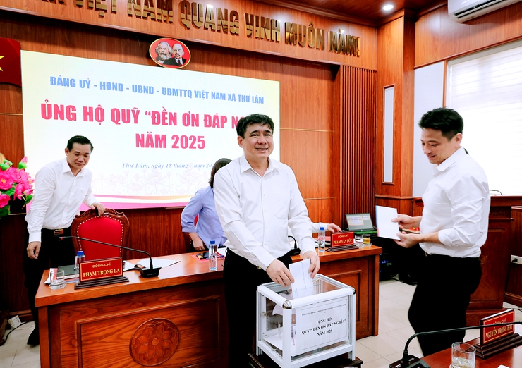 Đảng ủy- HĐND- UBND- UBMTTQ Việt Nam xã Thư Lâm tổ chức ủng hộ quỹ “ Đền ơn đáp nghĩa năm 2025”.- Ảnh 2.