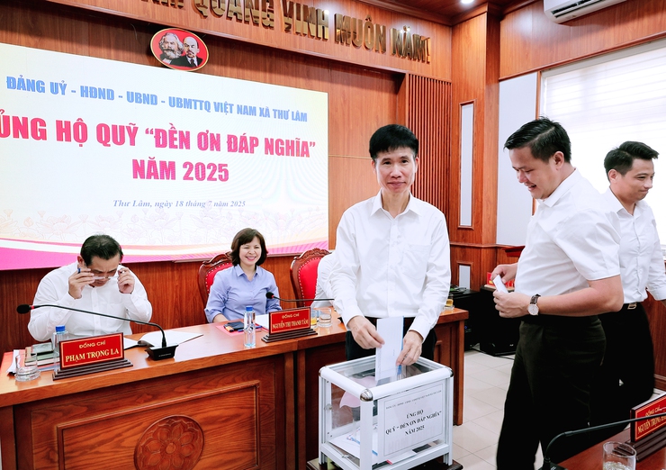 Đảng ủy- HĐND- UBND- UBMTTQ Việt Nam xã Thư Lâm tổ chức ủng hộ quỹ “ Đền ơn đáp nghĩa năm 2025”.- Ảnh 3.