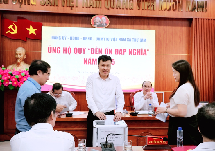 Đảng ủy- HĐND- UBND- UBMTTQ Việt Nam xã Thư Lâm tổ chức ủng hộ quỹ “ Đền ơn đáp nghĩa năm 2025”.- Ảnh 6.