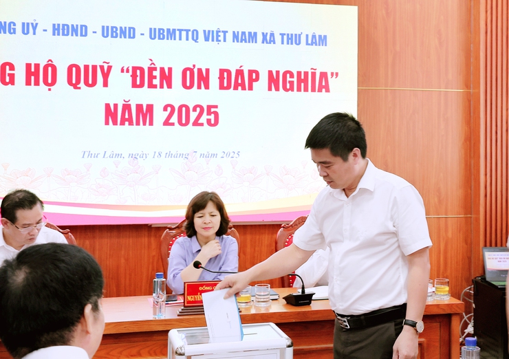 Đảng ủy- HĐND- UBND- UBMTTQ Việt Nam xã Thư Lâm tổ chức ủng hộ quỹ “ Đền ơn đáp nghĩa năm 2025”.- Ảnh 7.