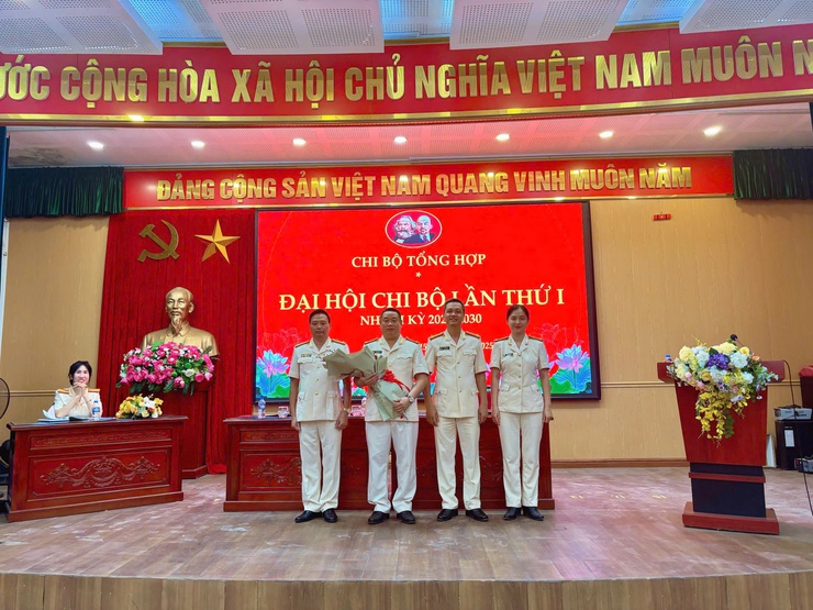 Đại hội Đảng bộ Công an phường Tây Hồ lần thứ I, nhiệm kỳ 2025–2030- Ảnh 3.