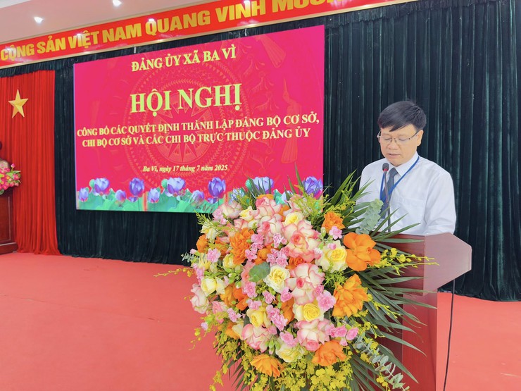 Đảng uỷ xã Ba Vì tổ chức Hội nghị công bố các quyết định thành lập Đảng bộ cơ sở, chi bộ cơ sở và các chi bộ trực thuộc Đảng uỷ.- Ảnh 5.