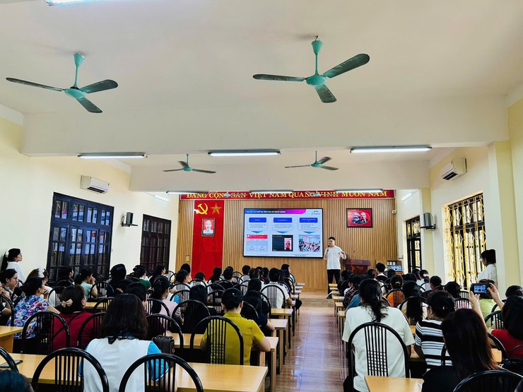 HỘI LHPN XÃ SÓC SƠN TỔ CHỨC TẬP HUẤN CHUYỂN ĐỔI SỐ TRONG KINH DOANH CHO HỘI VIÊN PHỤ NỮ KHỞI NGHIỆP- Ảnh 4.