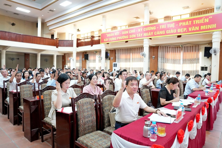 Kỳ họp thứ 2 HĐND phường Sơn Tây khóa I, nhiệm kỳ 2021-2026- Ảnh 1.
