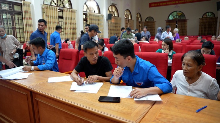UBND xã Dương Hoà tổ chức tiếp nhận hồ sơ đề nghị hưởng trợ cấp hưu trí xã hội cho người đủ 75 tuổi trở lên trên địa bàn xã- Ảnh 3.