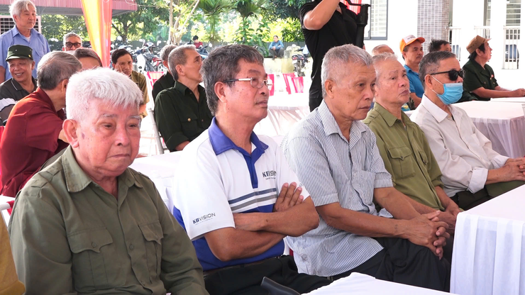 Xã Dân Hòa: 304 thương bệnh binh, đối tượng chính sách được khám bệnh, tư vấn sức khỏe và cấp phát thuốc miễn phí- Ảnh 7.