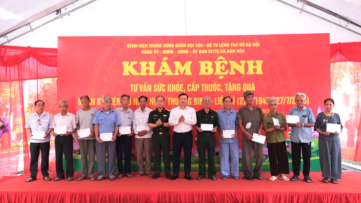 Xã Dân Hòa: 304 thương bệnh binh, đối tượng chính sách được khám bệnh, tư vấn sức khỏe và cấp phát thuốc miễn phí- Ảnh 2.