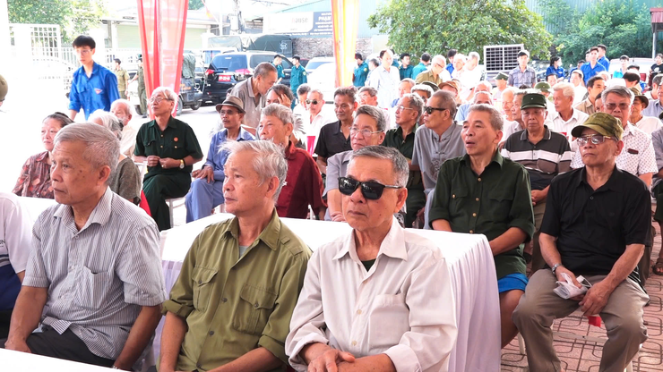 Xã Dân Hòa: 304 thương bệnh binh, đối tượng chính sách được khám bệnh, tư vấn sức khỏe và cấp phát thuốc miễn phí- Ảnh 8.