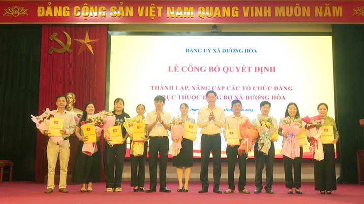 Đảng uỷ xã Dương Hoà công bố Quyết định thành lập, nâng cấp các tổ chức cơ sở Đảng và triển khai một số nhiệm vụ trọng tâm- Ảnh 4.