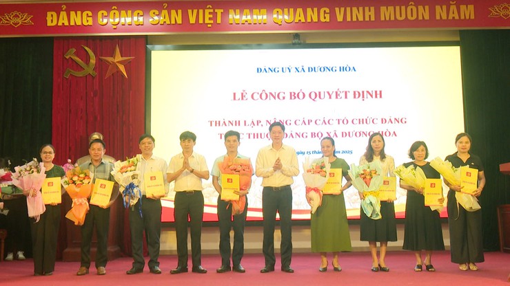 Đảng uỷ xã Dương Hoà công bố Quyết định thành lập, nâng cấp các tổ chức cơ sở Đảng và triển khai một số nhiệm vụ trọng tâm- Ảnh 6.