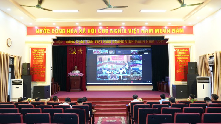 UBND thành phố tổ chức hội nghị trực tuyến phổ biến, quán triệt và tập huấn chuyên sâu Luật Phòng cháy, chữa cháy và cứu nạn, cứu hộ; các Nghị định, Thông tư hướng dẫn thi hành Luật PCCC và CNCH- Ảnh 1.