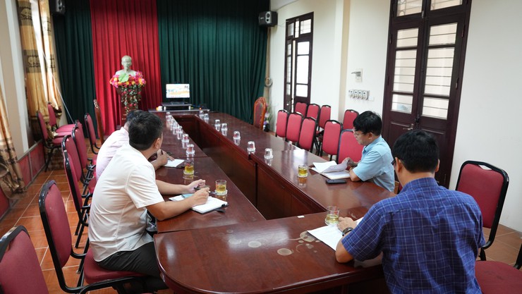 Đồng chí Chủ tịch UBND thành phố Hà Nội chủ trì cuộc họp về việc tăng cường chất lượng vệ sinh môi trường trên địa bàn thành phố- Ảnh 1.