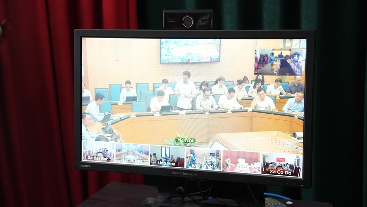 Đồng chí Chủ tịch UBND thành phố Hà Nội chủ trì cuộc họp về việc tăng cường chất lượng vệ sinh môi trường trên địa bàn thành phố- Ảnh 2.