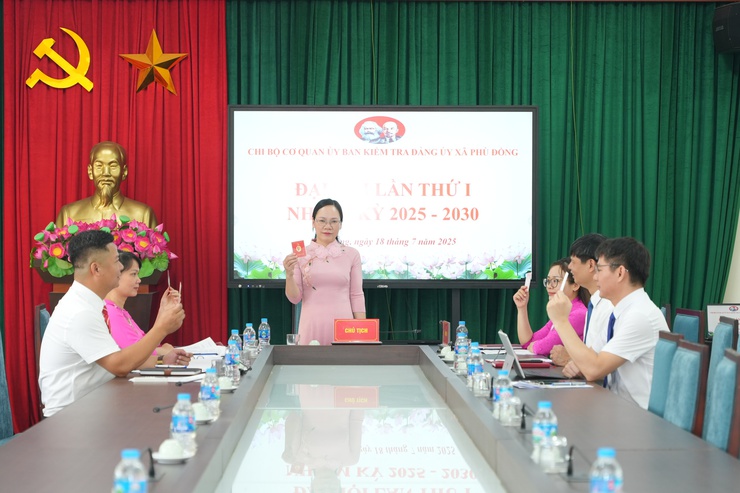 Đại hội Chi bộ Cơ quan Uỷ ban Kiểm tra Đảng ủy xã Phù Đổng lần thứ nhất, nhiệm kỳ 2025–2030- Ảnh 4.