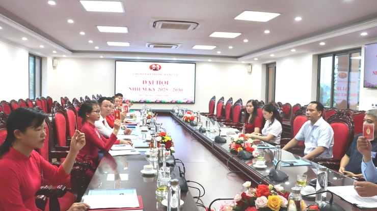 Chi bộ Văn phòng Đảng ủy xã Thạch Thất tổ chức đại hội nhiệm kỳ 2025 - 2030- Ảnh 5.