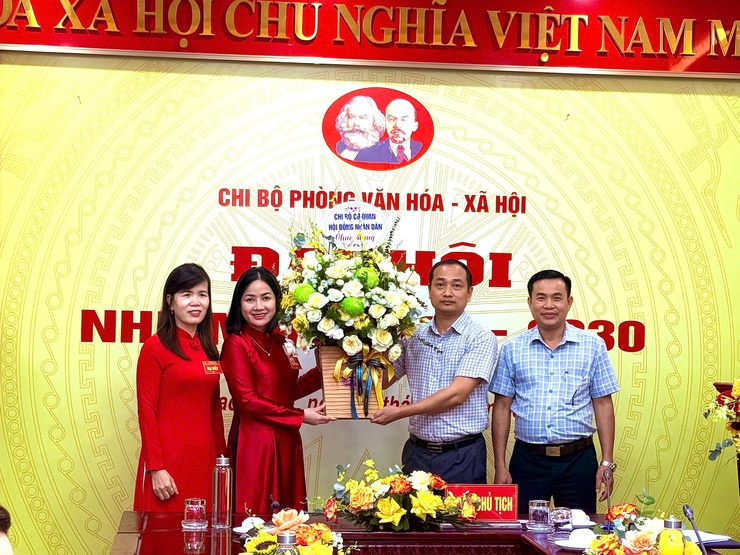 Đại hội Chi bộ Phòng Văn hóa - Xã hội, nhiệm kỳ 2025 - 2030: Dân chủ - Đoàn kết - Đổi mới - Phát triển- Ảnh 1.