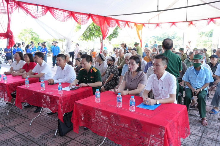 Xã Thanh Oai: Khám bệnh, tư vấn sức khoẻ, cấp thuốc cho gần 250 đối tượng chính sách- Ảnh 2.