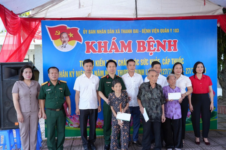 Xã Thanh Oai: Khám bệnh, tư vấn sức khoẻ, cấp thuốc cho gần 250 đối tượng chính sách- Ảnh 3.
