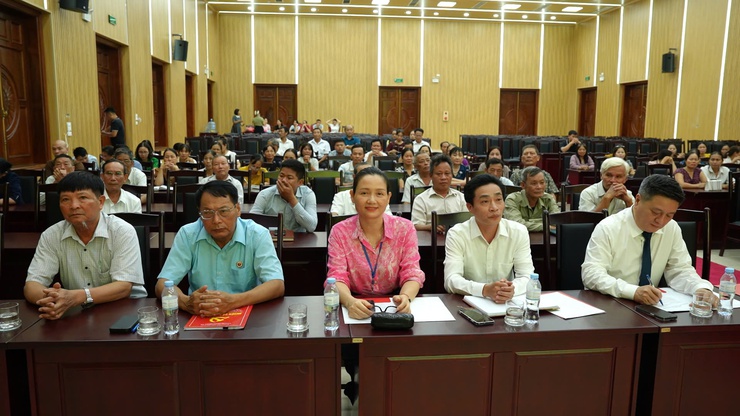 Ủy ban MTTQ Việt Nam xã Thanh Oai lấy ý kiến đóng góp vào dự thảo văn kiện Đại hội Đảng bộ các cấp, nhiệm kỳ 2025-2030

- Ảnh 2.