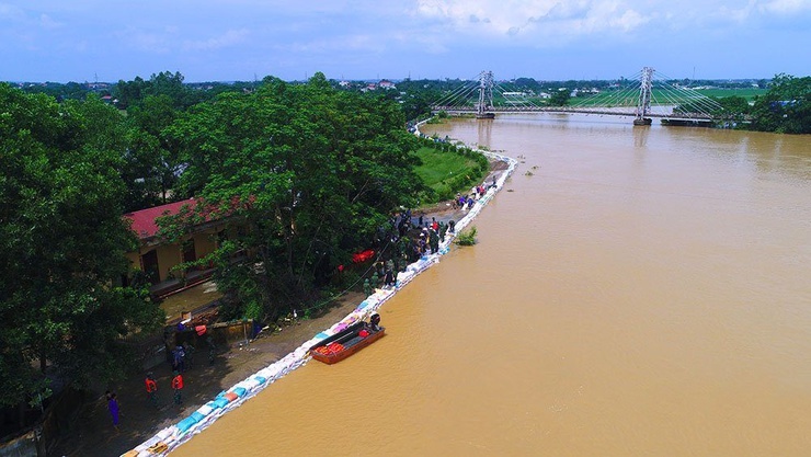 Đảng ủy xã Xuân Mai ban hành Nghị quyết về lãnh đạo, chỉ đạo công tác phòng, chông thiên tai và tìm kiêm cứu nạn năm 2025- Ảnh 1.