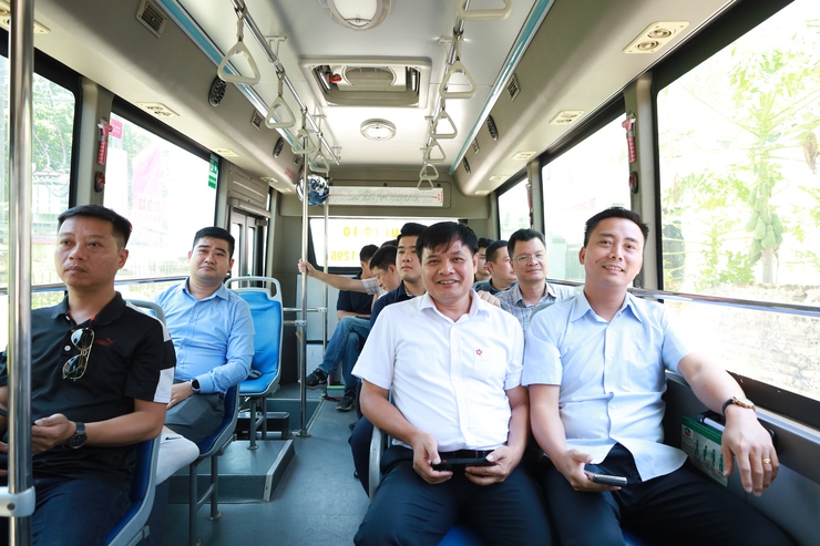 Khi “ốc đảo” Minh Châu mong đợi nhịp cầu xe buýt- Ảnh 4.