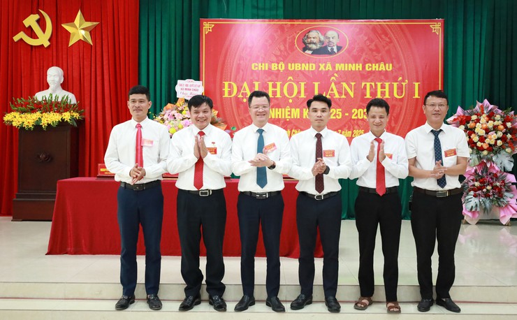 Chi bộ UBND Minh Châu: Hạt nhân chuyển đổi số của địa phương- Ảnh 9.