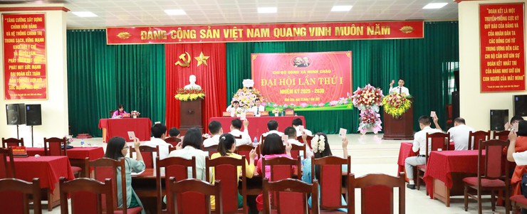 Chi bộ UBND Minh Châu: Hạt nhân chuyển đổi số của địa phương- Ảnh 11.