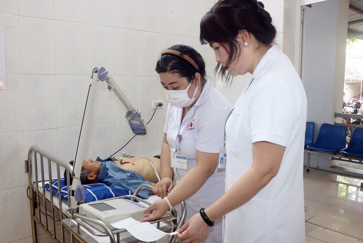 Khám sức khoẻ, tri ân người có công với cách mạng nhân dịp kỷ niệm ngày Thương binh Liệt sỹ 27/7 ở xã Xuân Mai- Ảnh 4.