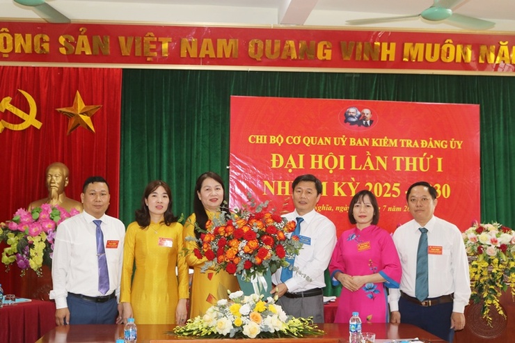 Chi bộ cơ quan Ủy ban kiểm tra Đảng ủy xã Phú Nghĩa tổ chức thành công Đại hội lần thứ I, nhiệm kỳ 2025-2030- Ảnh 1.