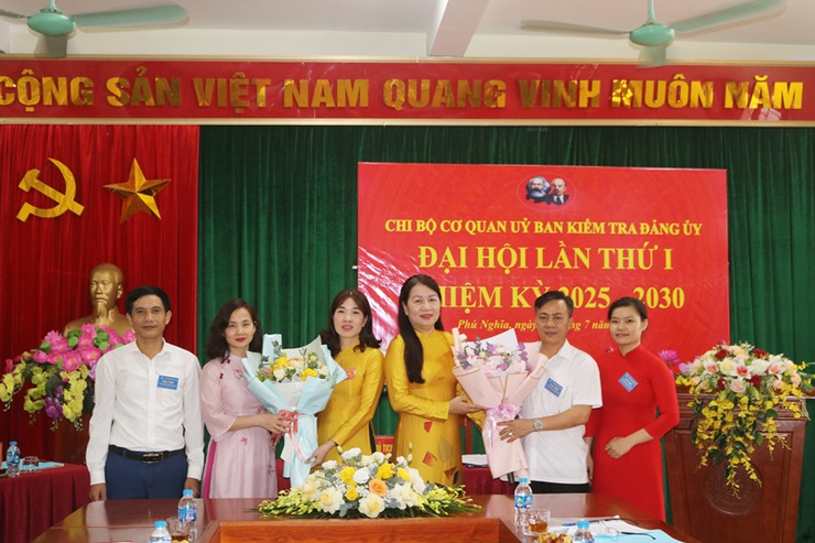 Chi bộ cơ quan Ủy ban kiểm tra Đảng ủy xã Phú Nghĩa tổ chức thành công Đại hội lần thứ I, nhiệm kỳ 2025-2030- Ảnh 2.